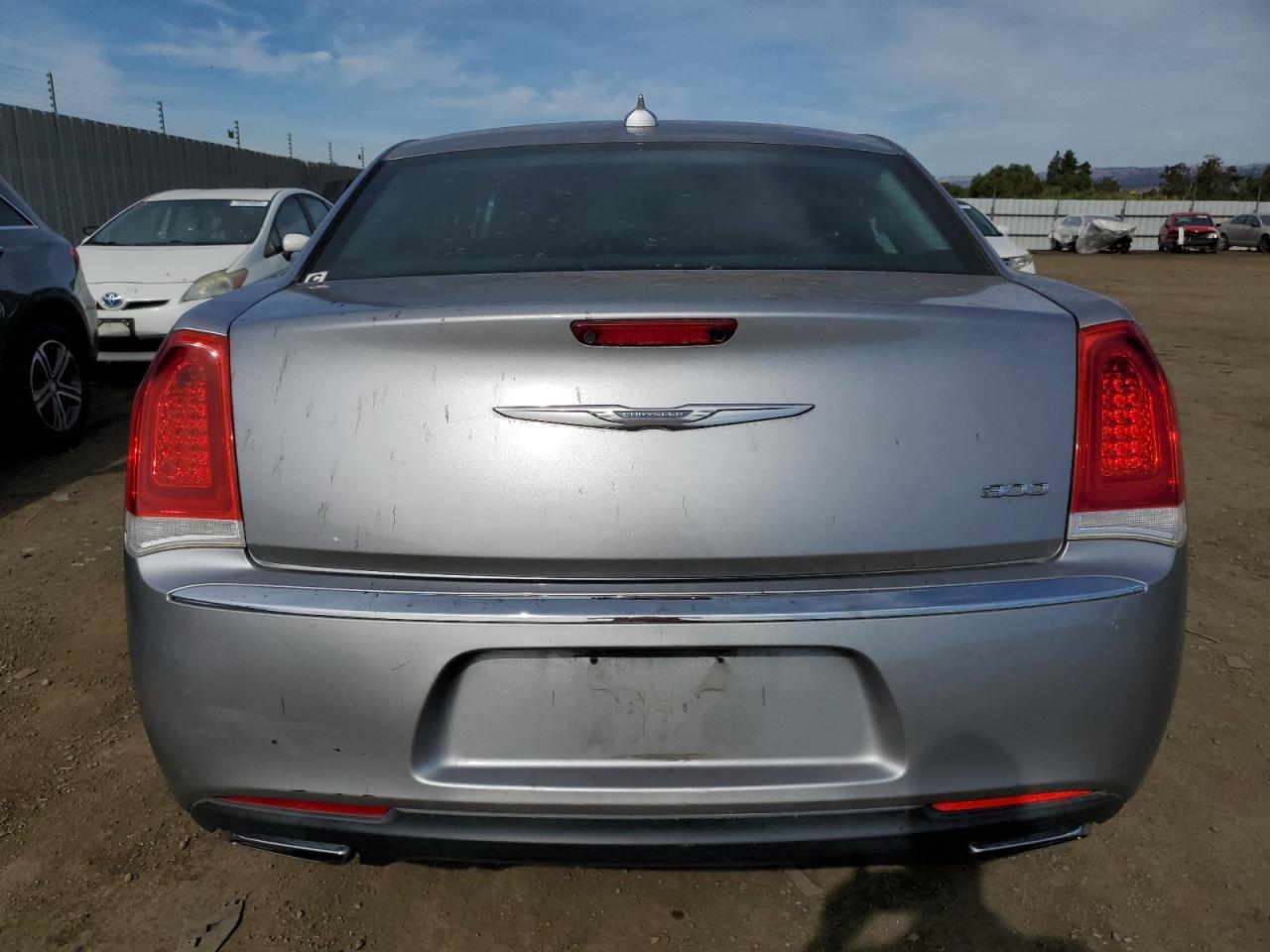 2016 Chrysler 300 Limited - Image 6