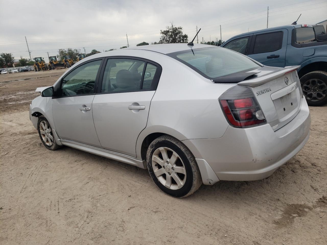 2012 Nissan Sentra 2.0 - Фото 2