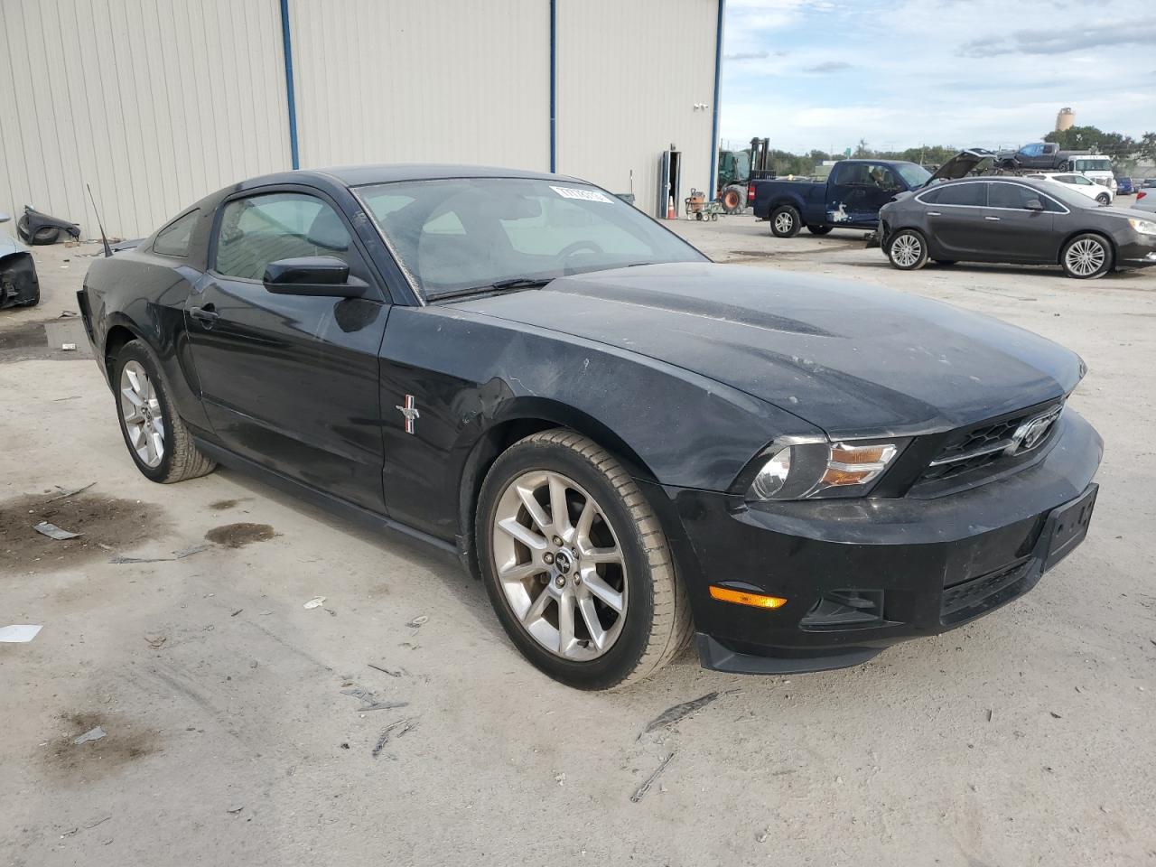 2010 Ford Mustang - Фото 4