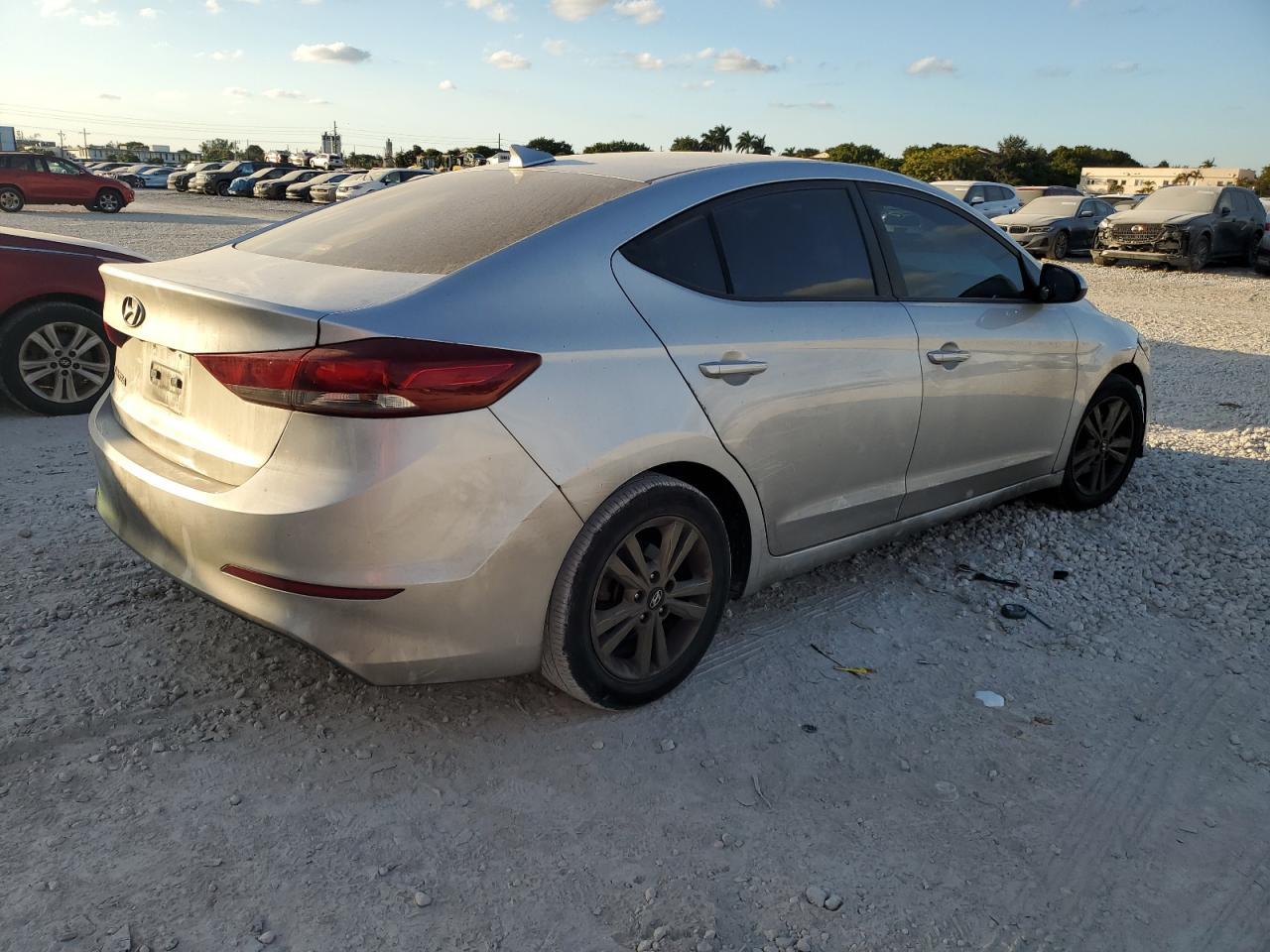 2018 Hyundai Elantra Sel - Фото 3