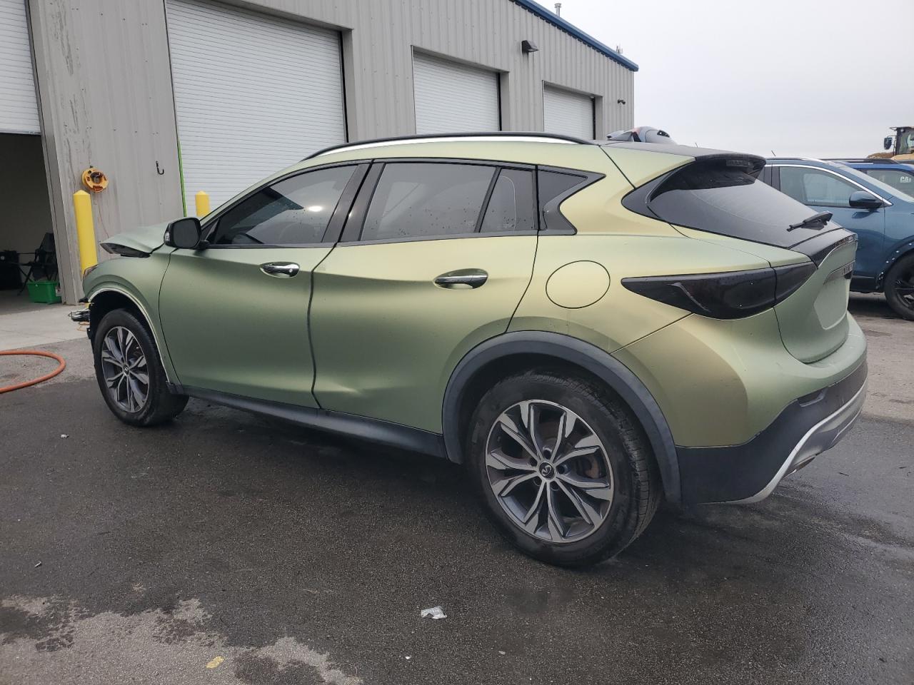 2017 Infiniti Qx30 Base - Фото 2