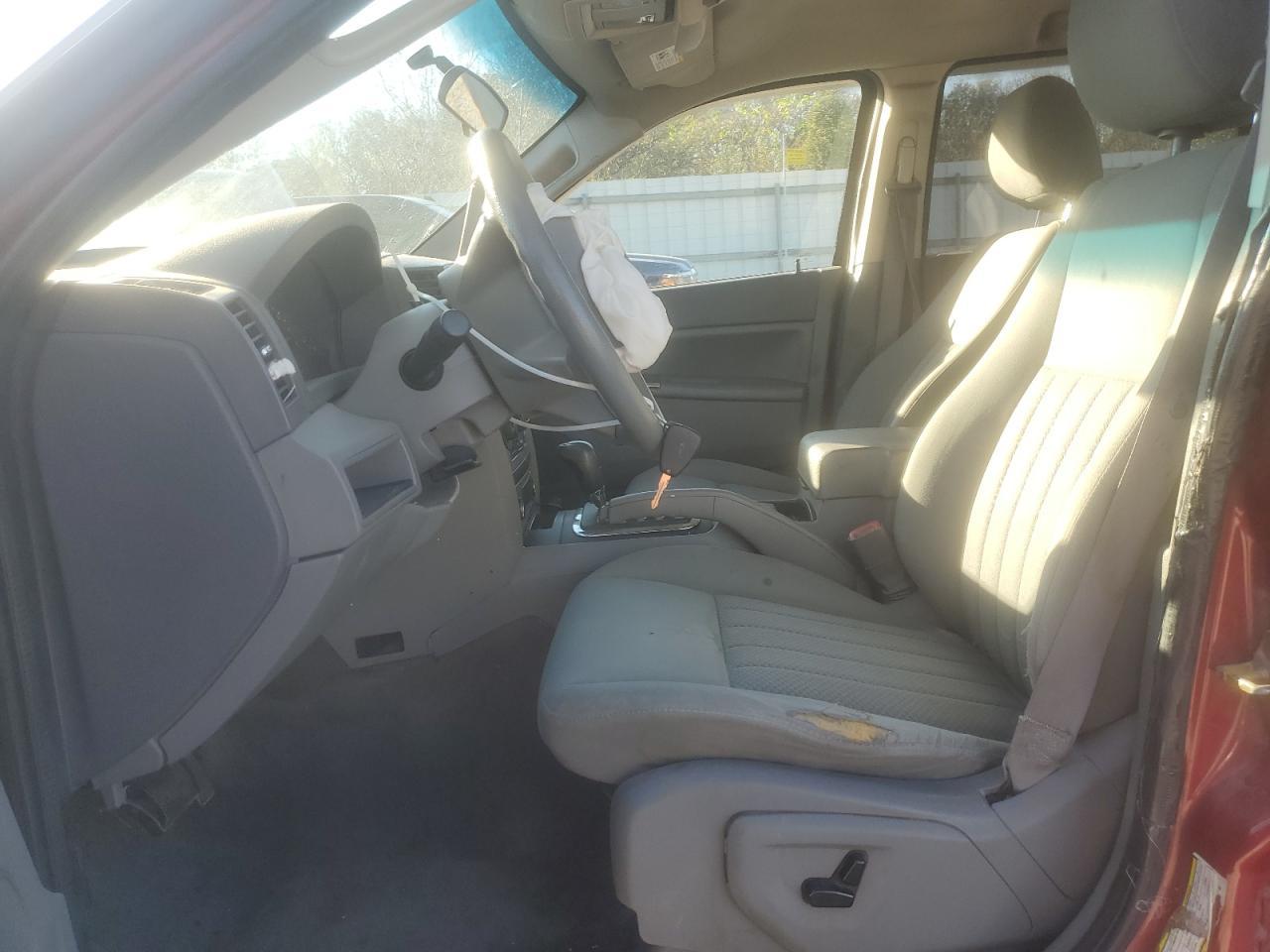 2005 Jeep Grand Cherokee Laredo - Image 7