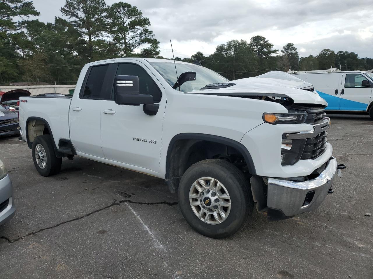 2024 Chevrolet Silverado K2500 Heavy Duty Lt - Image 4