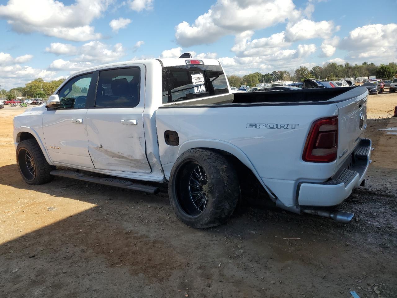 2021 Ram 1500 Laramie - Фото 2