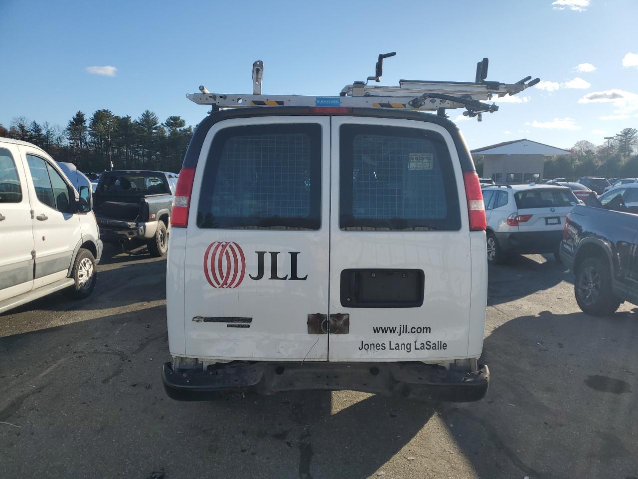 2016 Chevrolet Express G2500 - Image 6