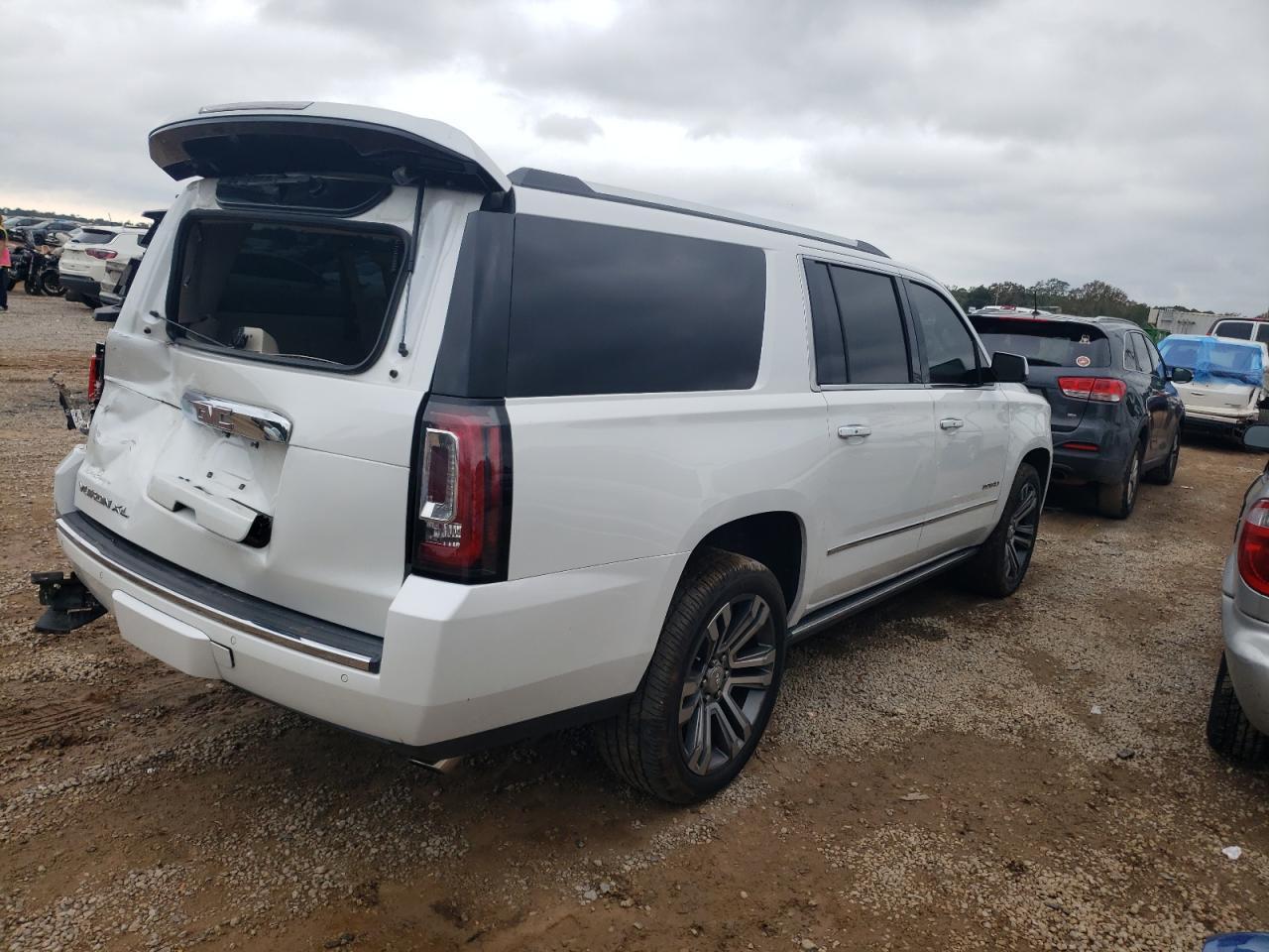 2018 GMC Yukon Xl Denali - Image 3