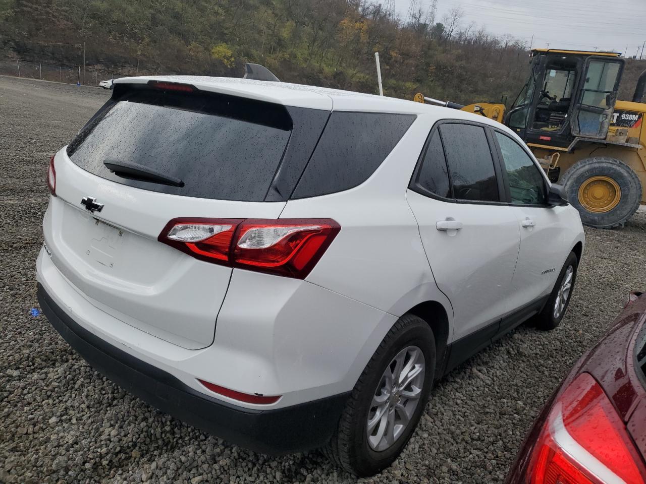 2021 Chevrolet Equinox Ls - Фото 3