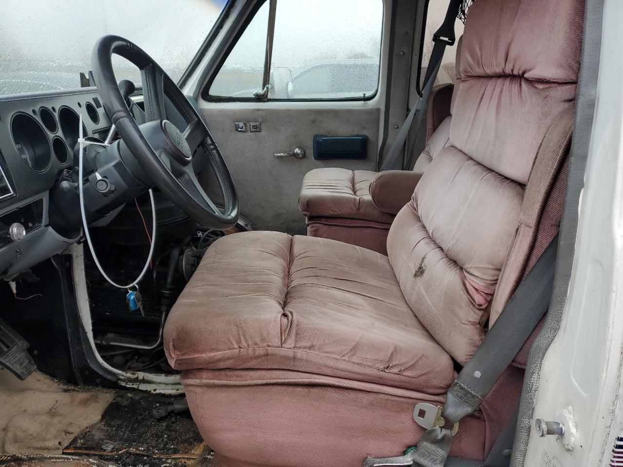 1988 GMC Rally Wagon / Van - Image 7