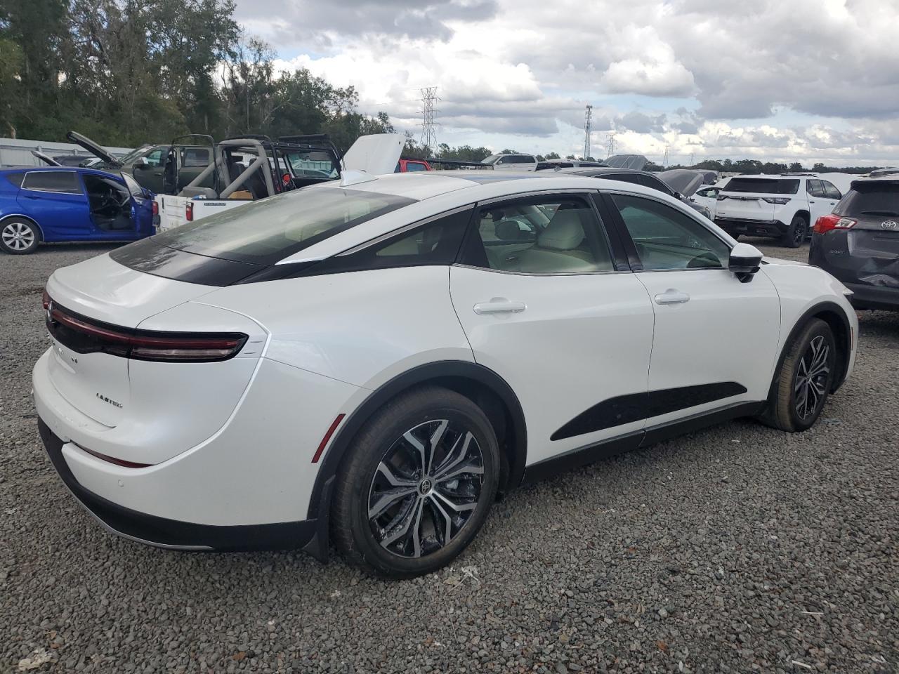 2023 Toyota Crown Xle - Image 3