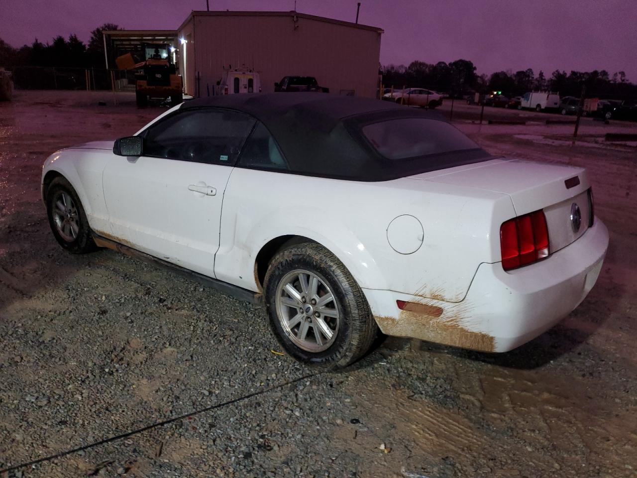 2006 Ford Mustang - Image 2