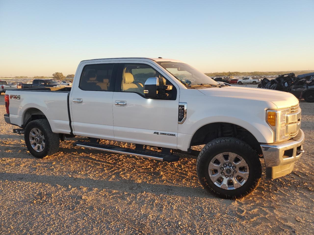 2017 Ford F250 Super Duty - Фото 4