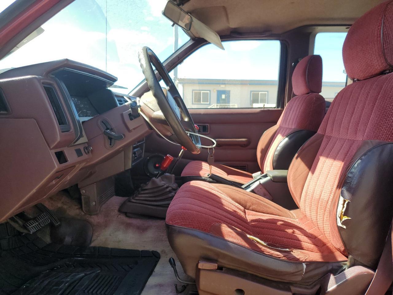 1990 Nissan D21 King Cab - Image 7