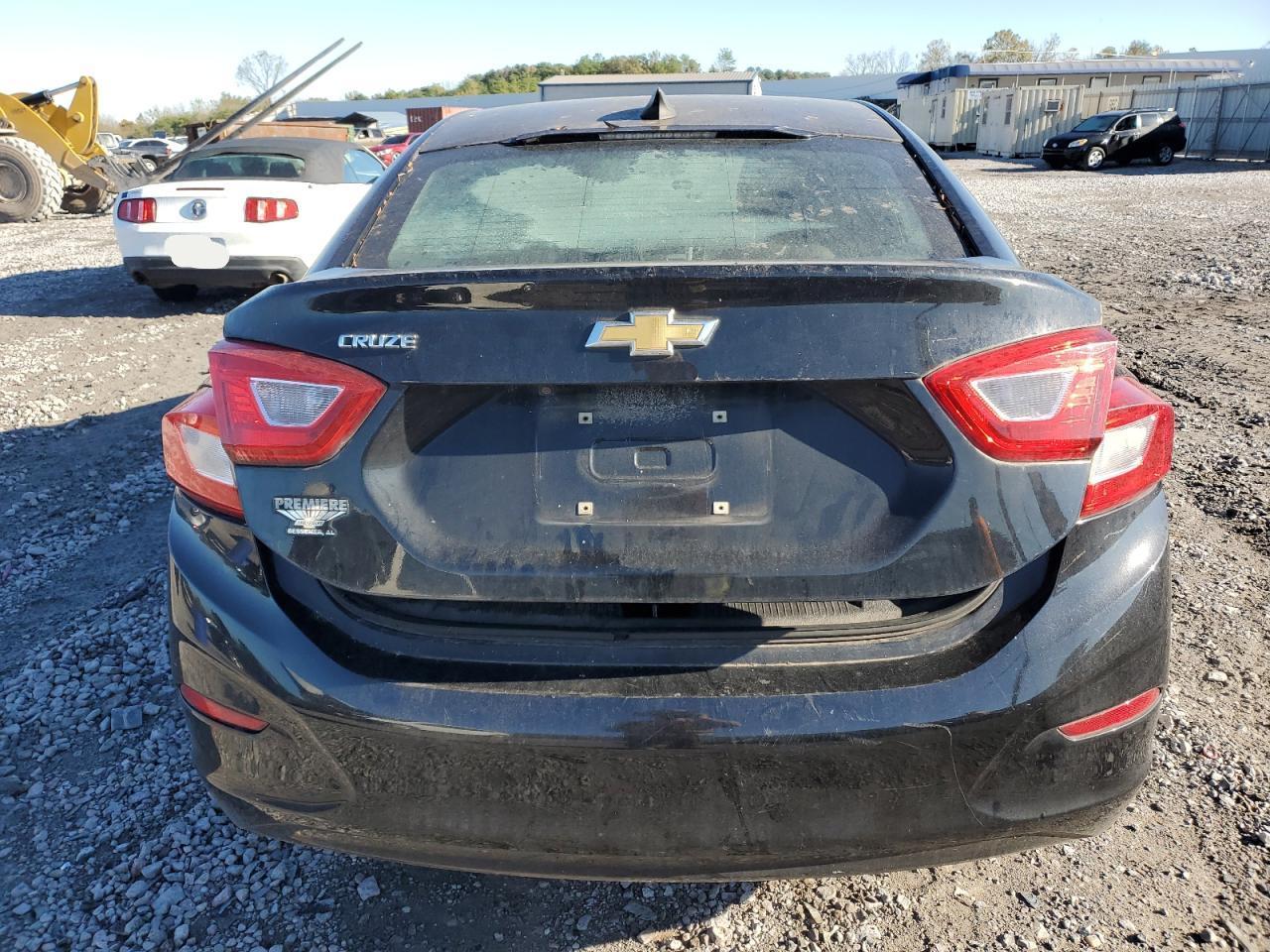 2017 Chevrolet Cruze Ls - Image 6