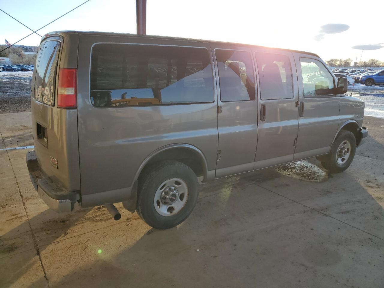 2012 GMC Savana G2500 Lt - Фото 3