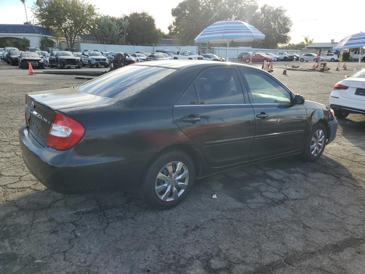 2002 Toyota Camry Le - Фото 3