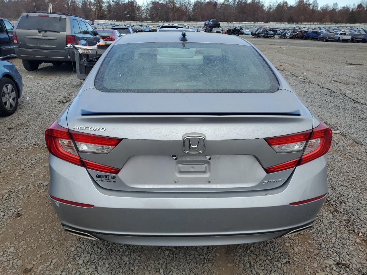 2022 Honda Accord Sport - Image 6