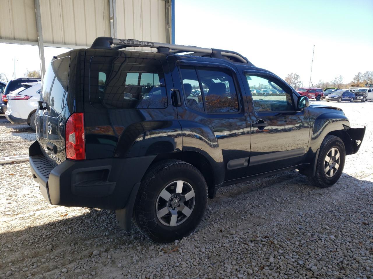 2012 Nissan Xterra Off Road - Фото 3