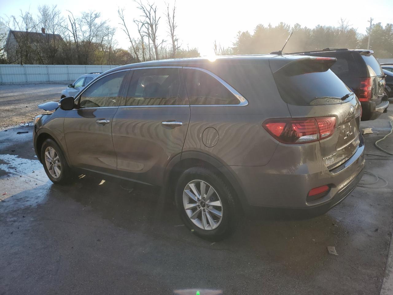 2019 Kia Sorento Lx - Image 2