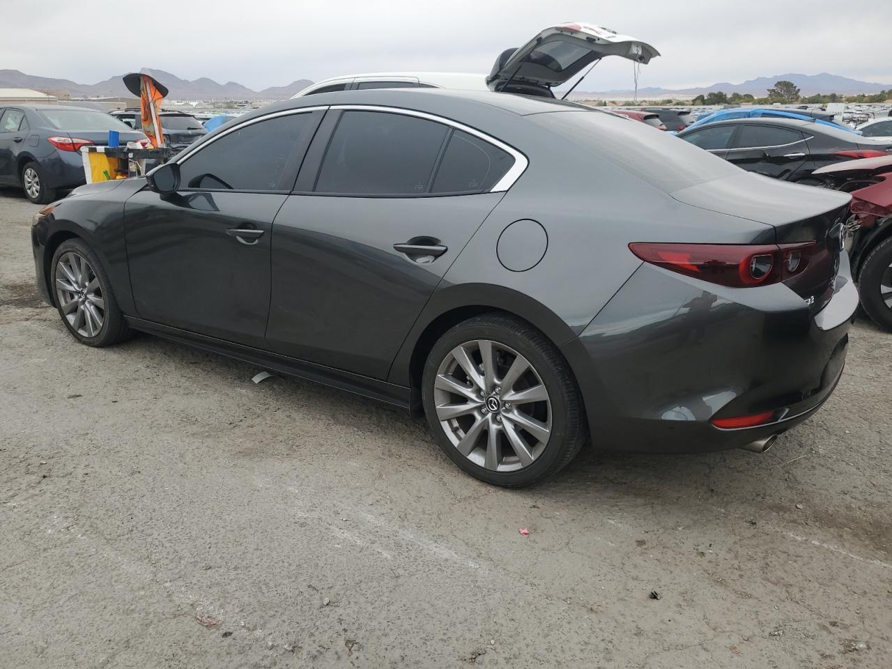 2022 Mazda 3 Select - Фото 2