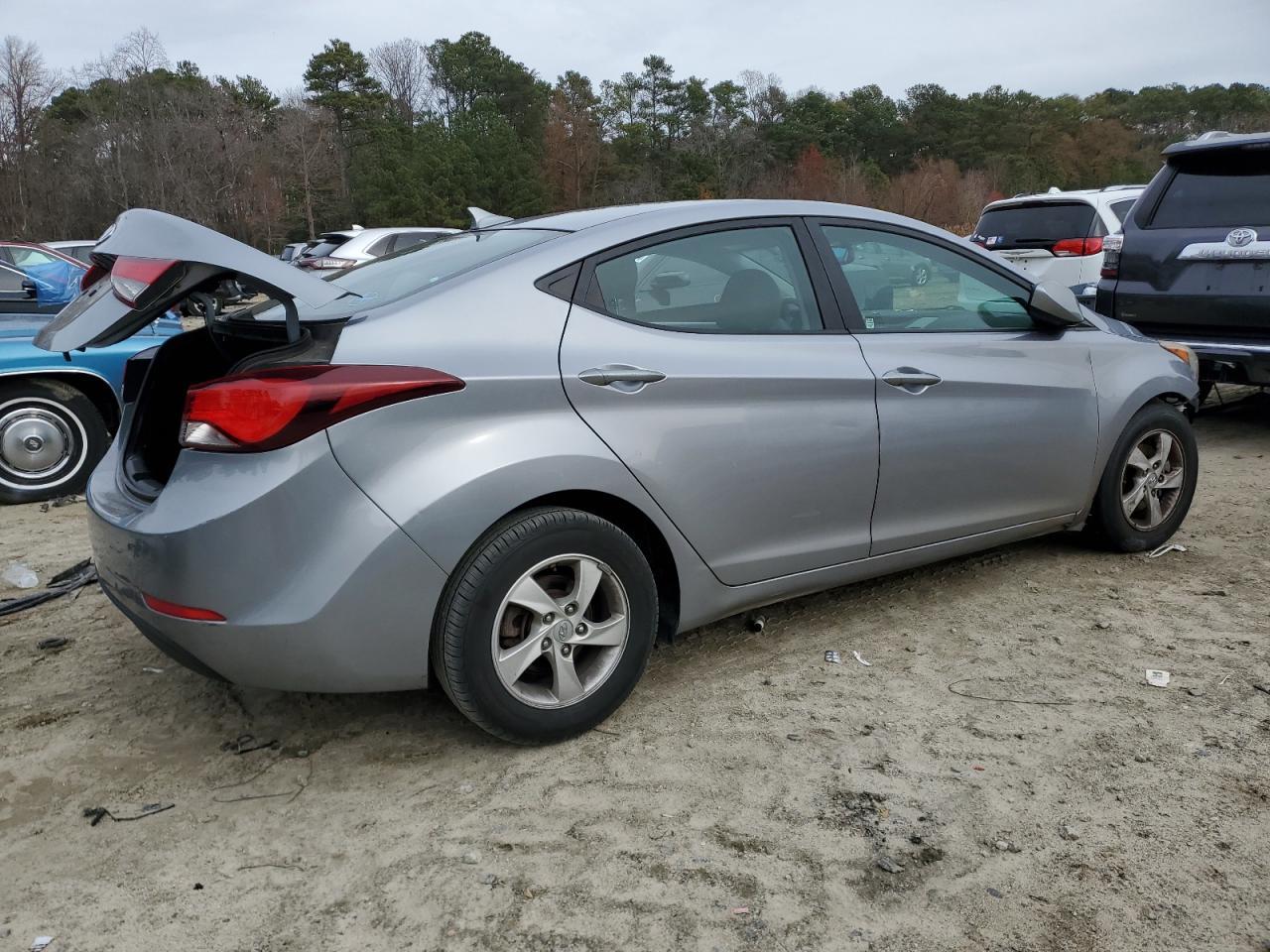 2015 Hyundai Elantra Se - Фото 3