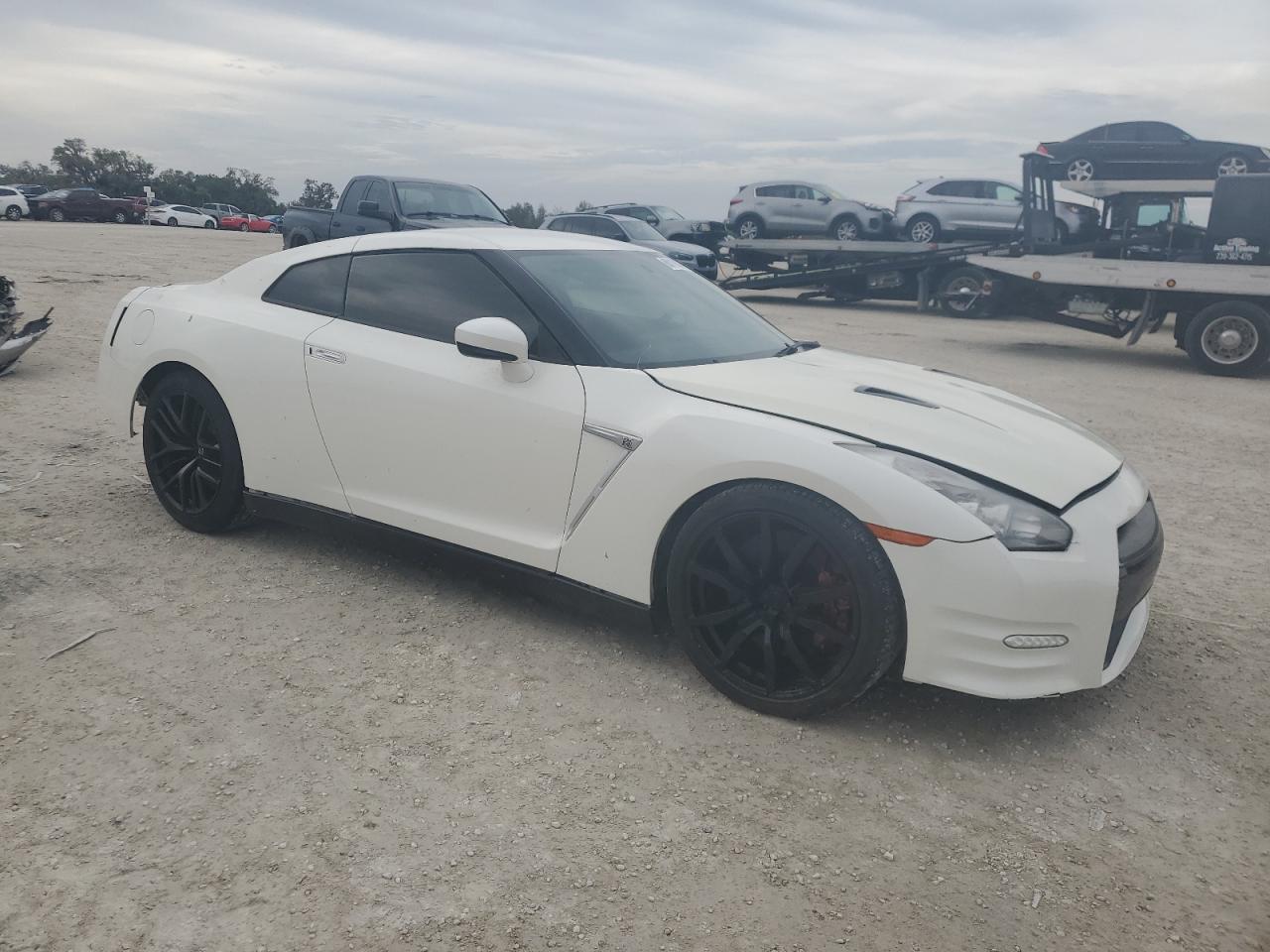 2015 Nissan Gt-R Premium - Фото 4
