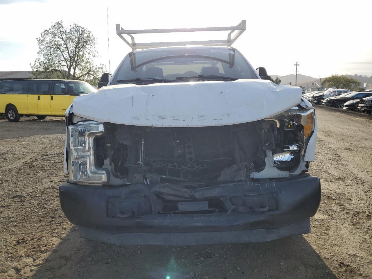 2017 Ford F250 Super Duty - Image 5