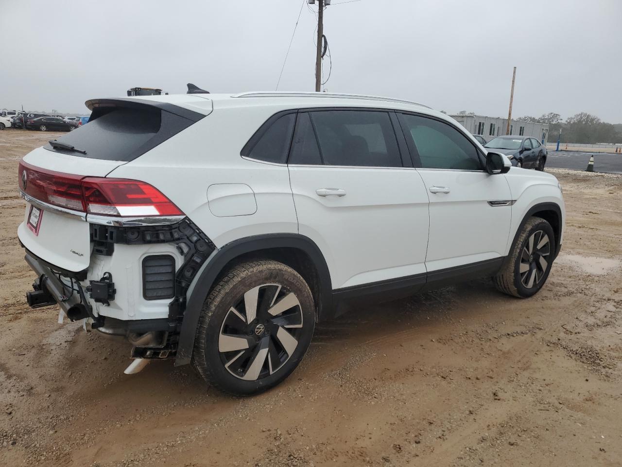 2024 Volkswagen Atlas Cross Sport Se - Image 3