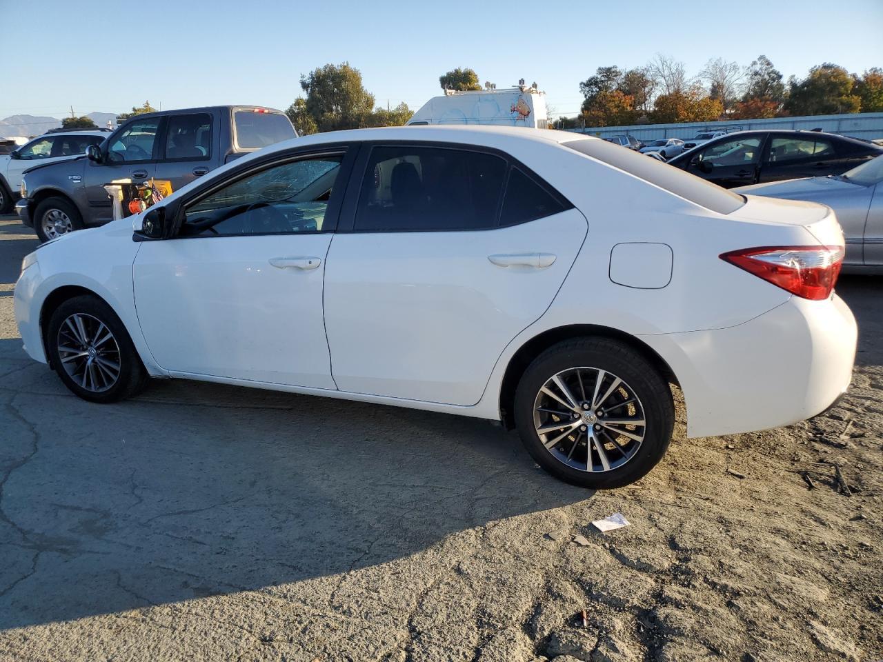 2014 Toyota Corolla L - Фото 2