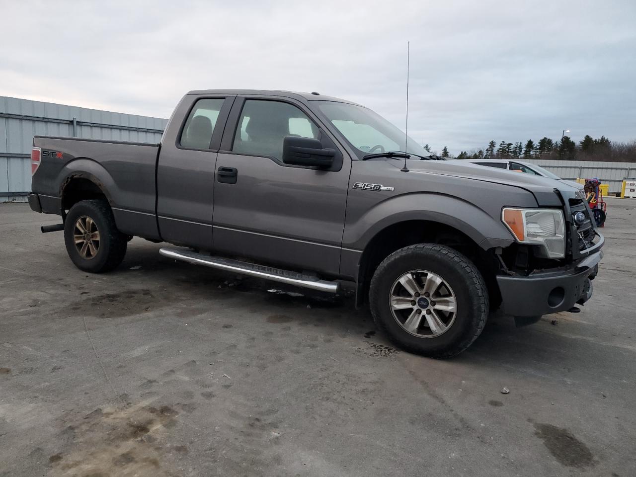 2013 Ford F150 Super Cab - Image 4