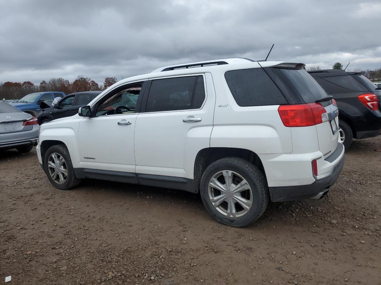2017 GMC Terrain Slt - Image 2