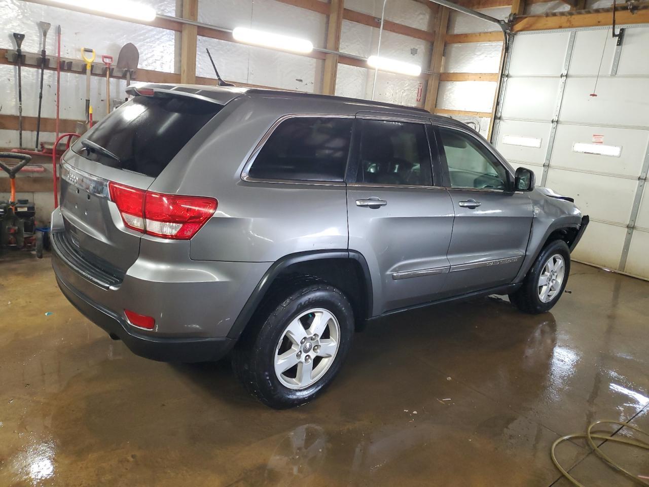 2013 Jeep Grand Cherokee Laredo - Image 3
