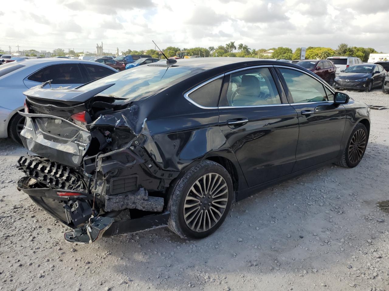 2018 Ford Fusion Titanium/Platinum - Image 3
