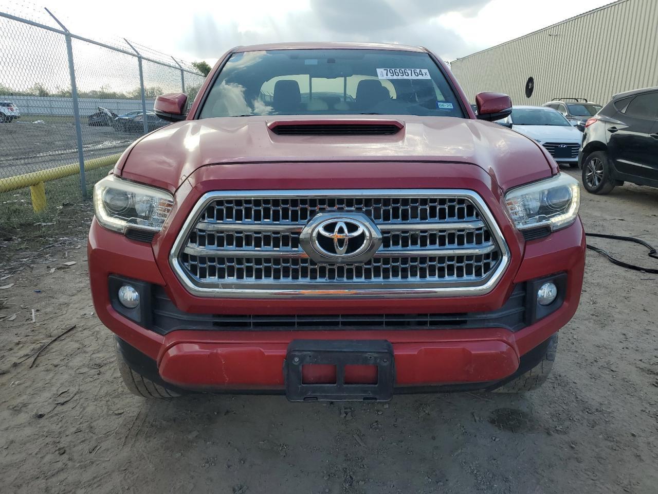2017 Toyota Tacoma Double Cab - Image 5