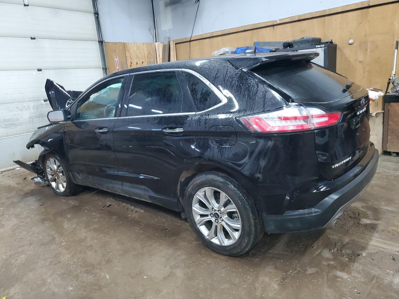 2024 Ford Edge Titanium - Image 2