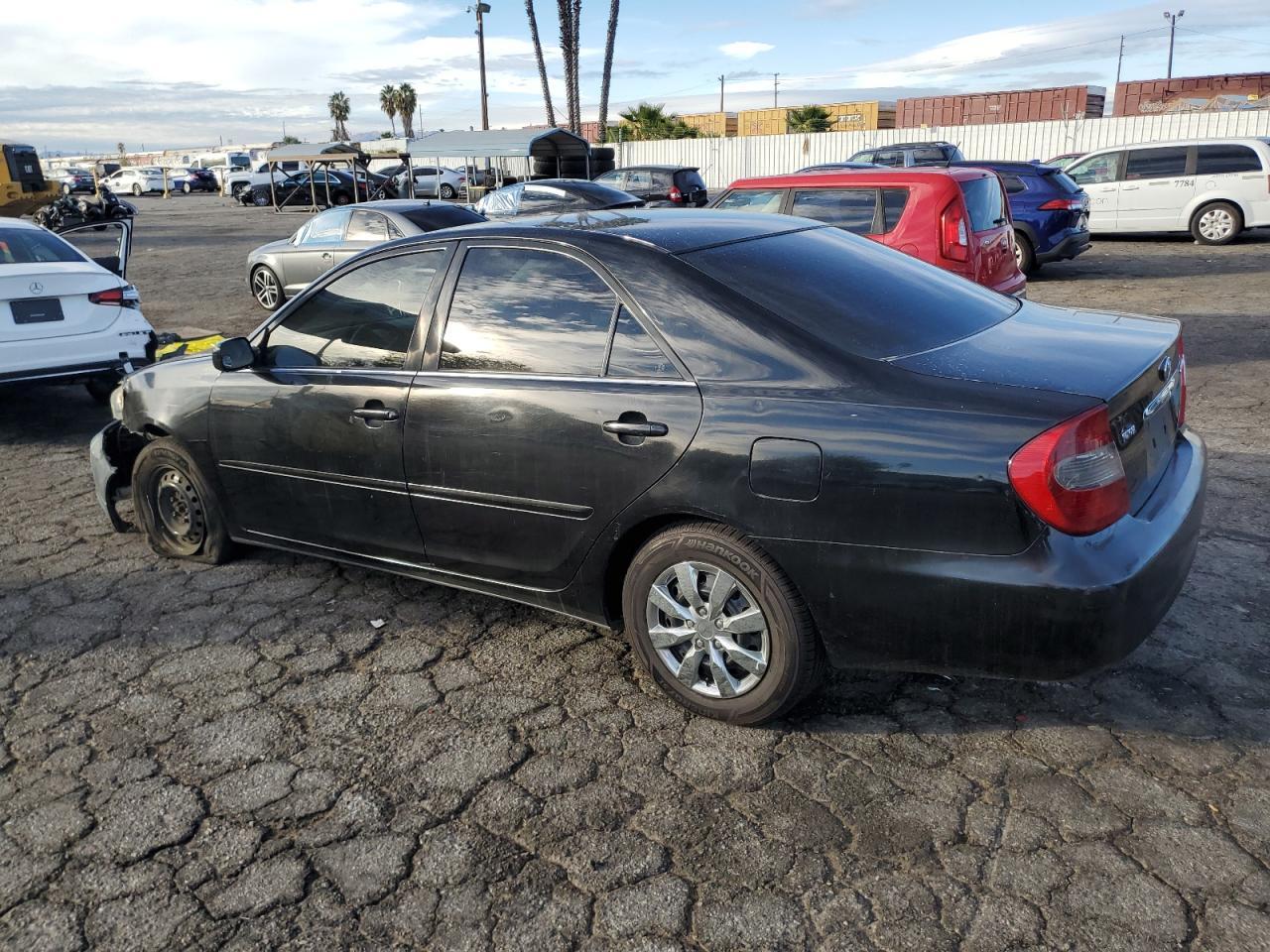 2002 Toyota Camry Le - Фото 2