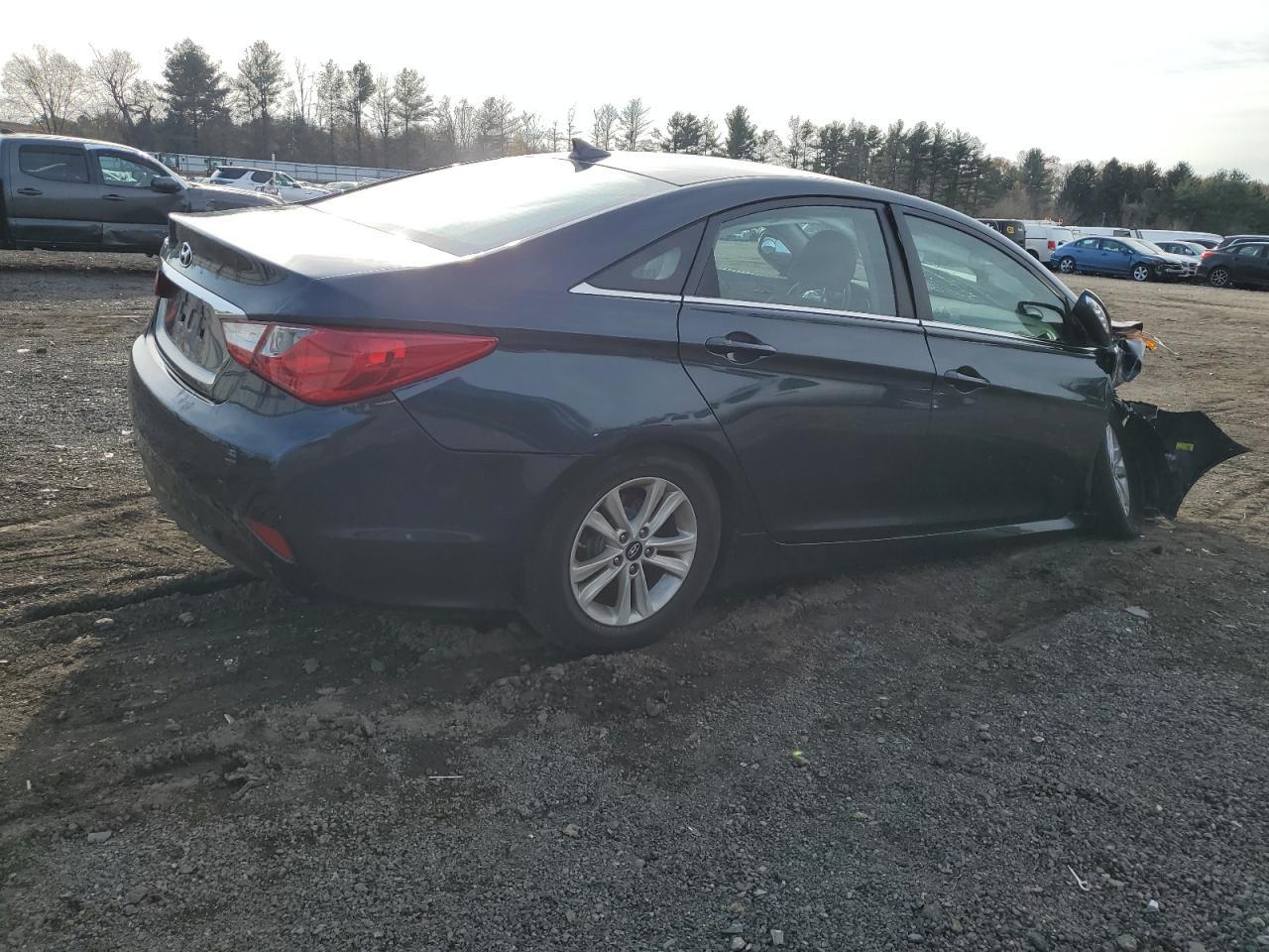 2014 Hyundai Sonata Gls - Image 3