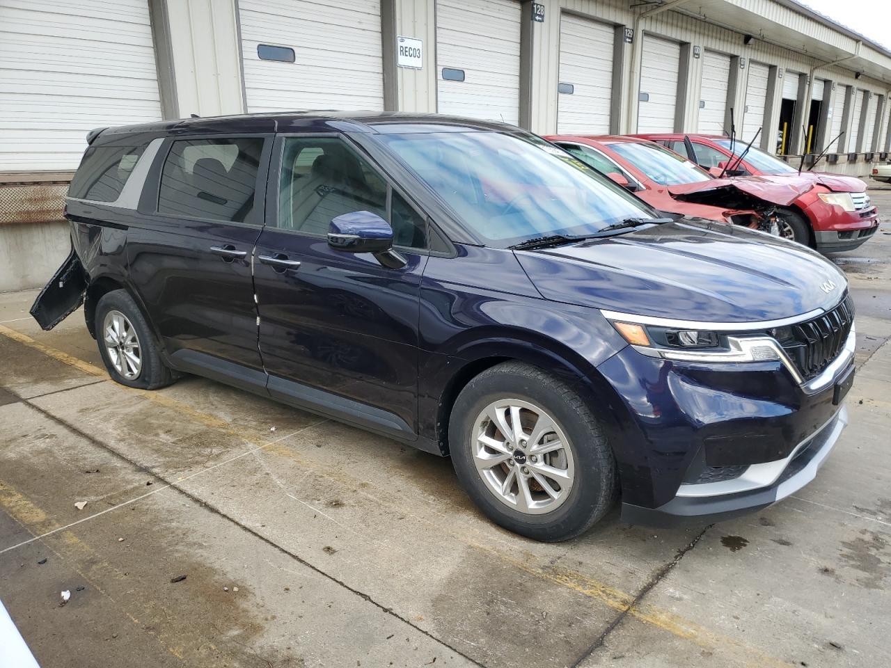 2022 Kia Carnival Lx - Фото 4