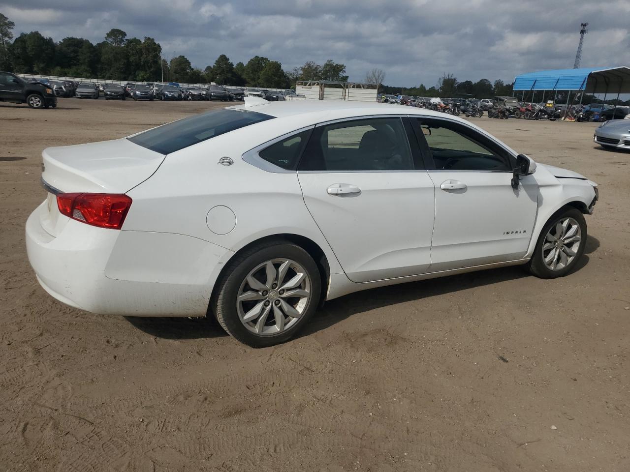 2018 Chevrolet Impala Lt - Image 3