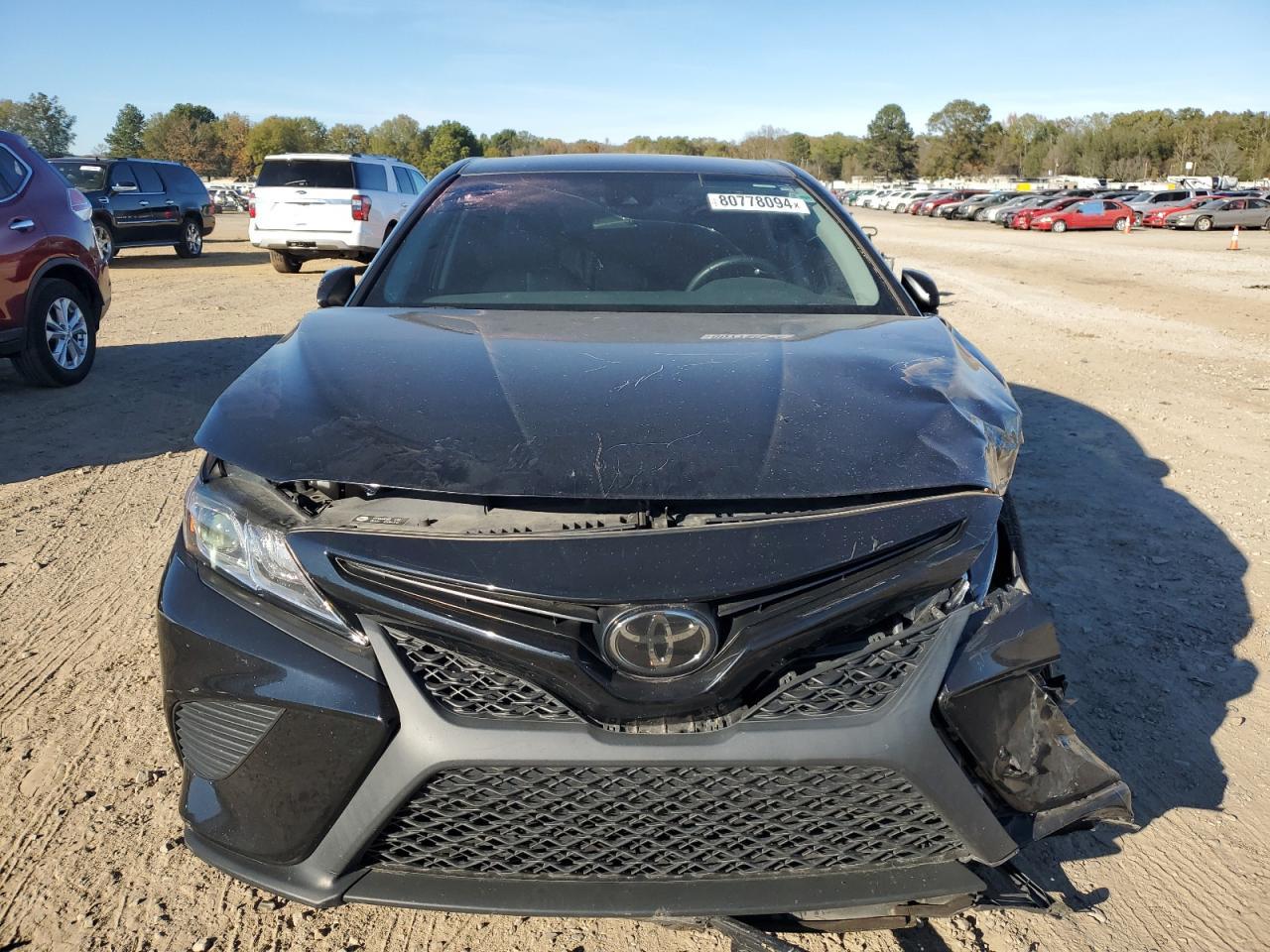 2020 Toyota Camry Se - Фото 5