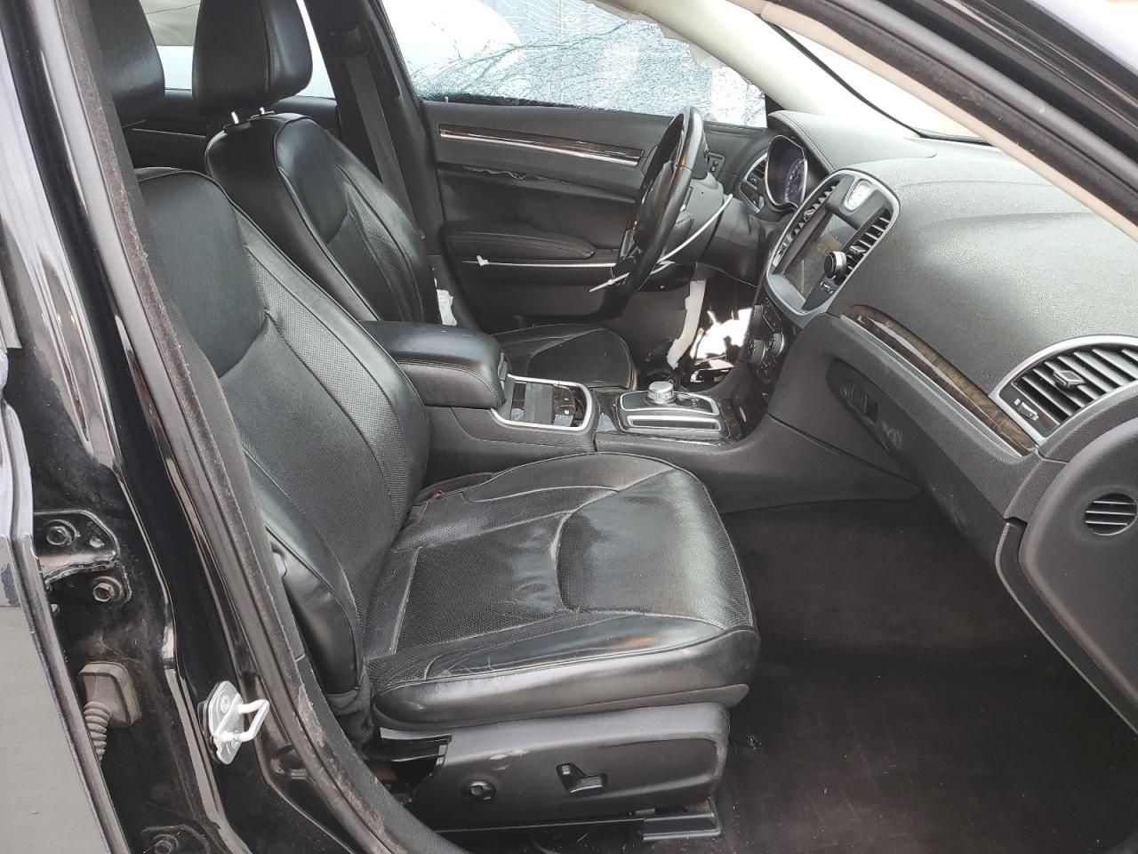 2016 Chrysler 300C - Фото 7