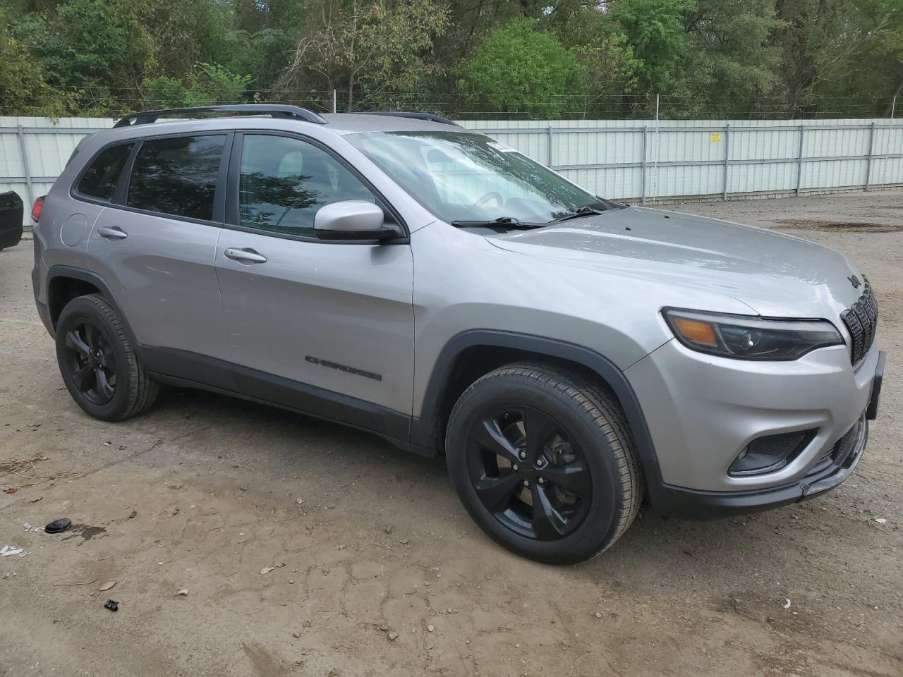 2019 Jeep Cherokee Latitude Plus - Image 4