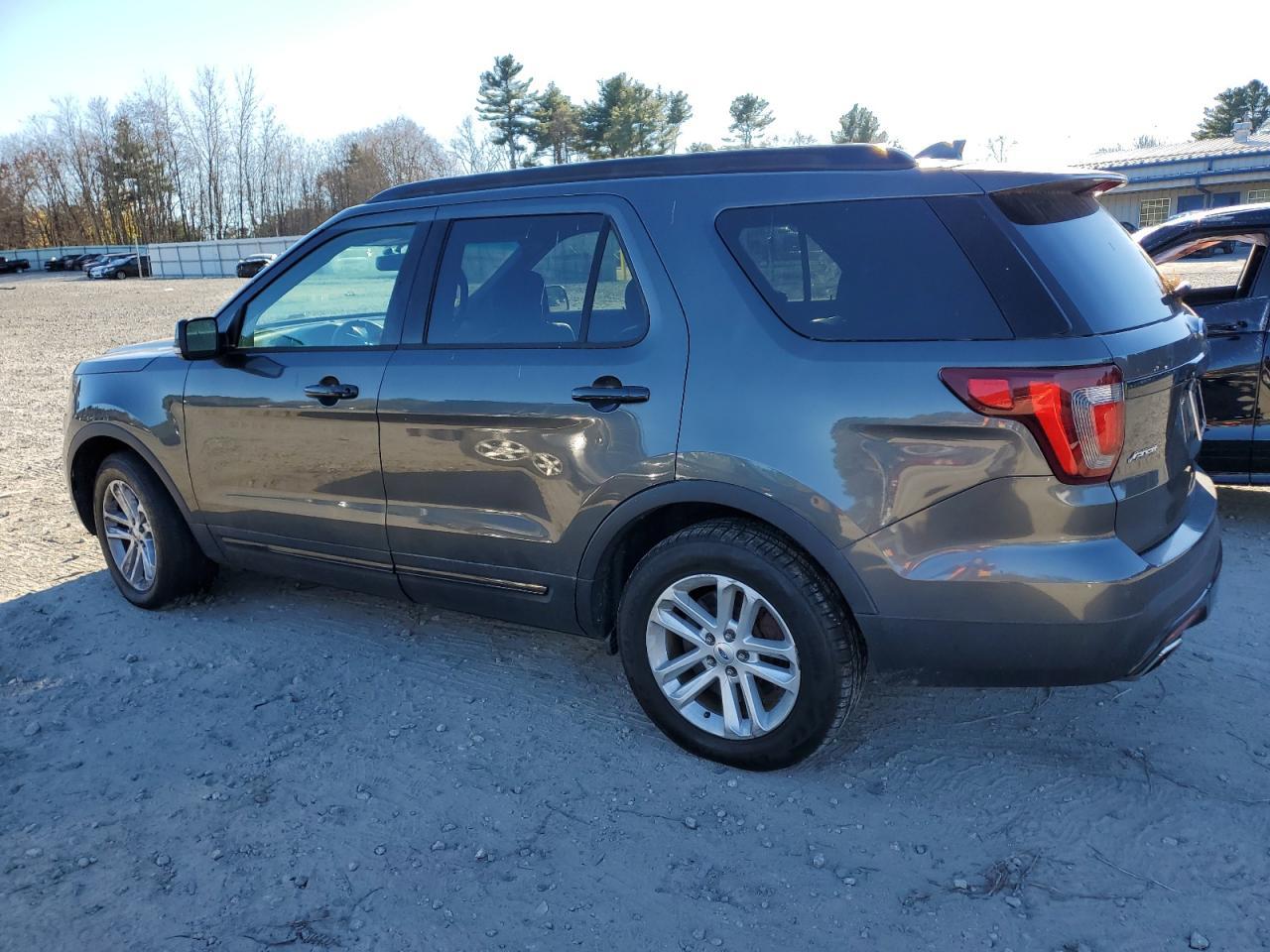 2017 Ford Explorer Sport - Image 2