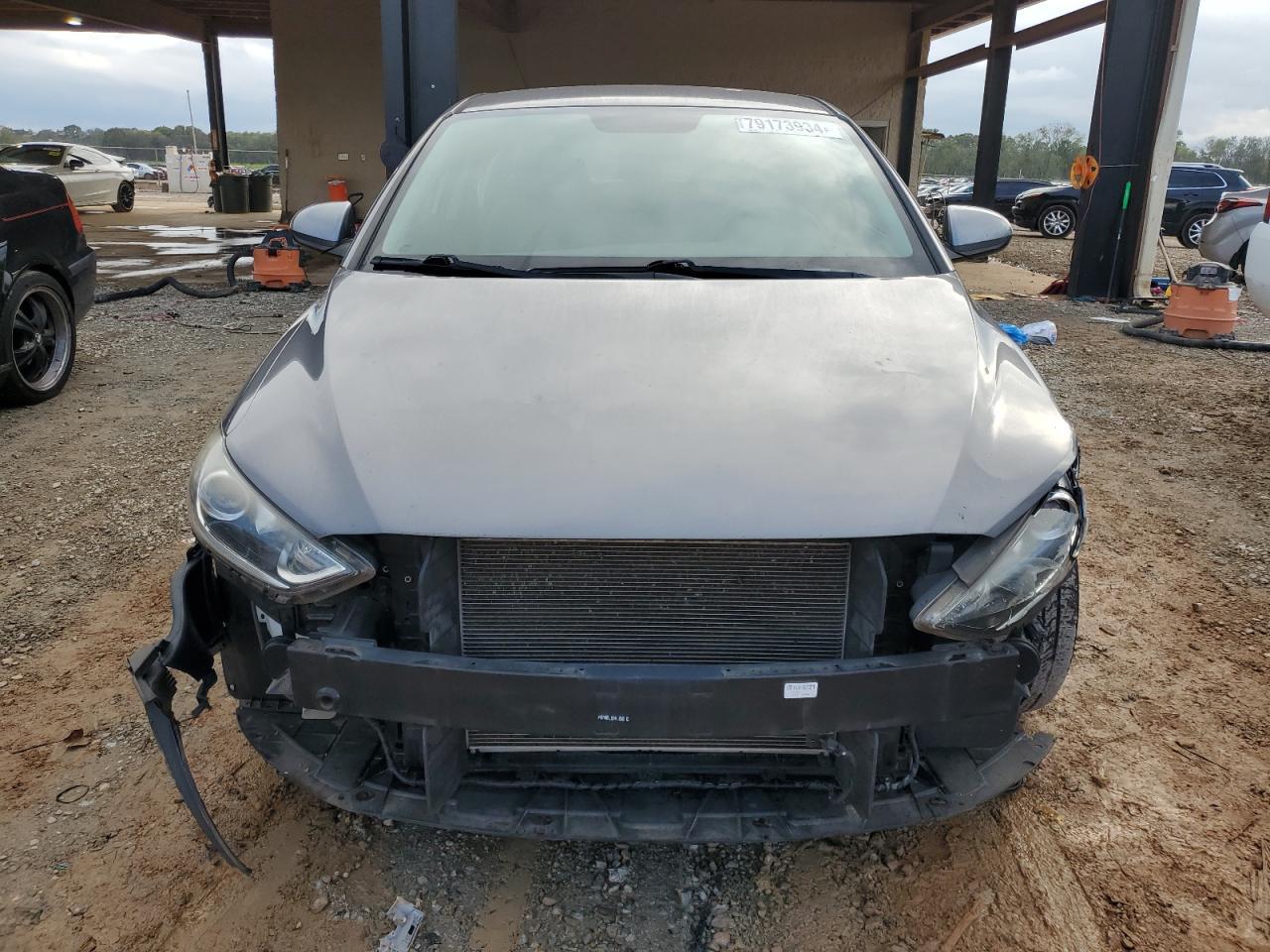 2017 Hyundai Elantra Se - Image 5