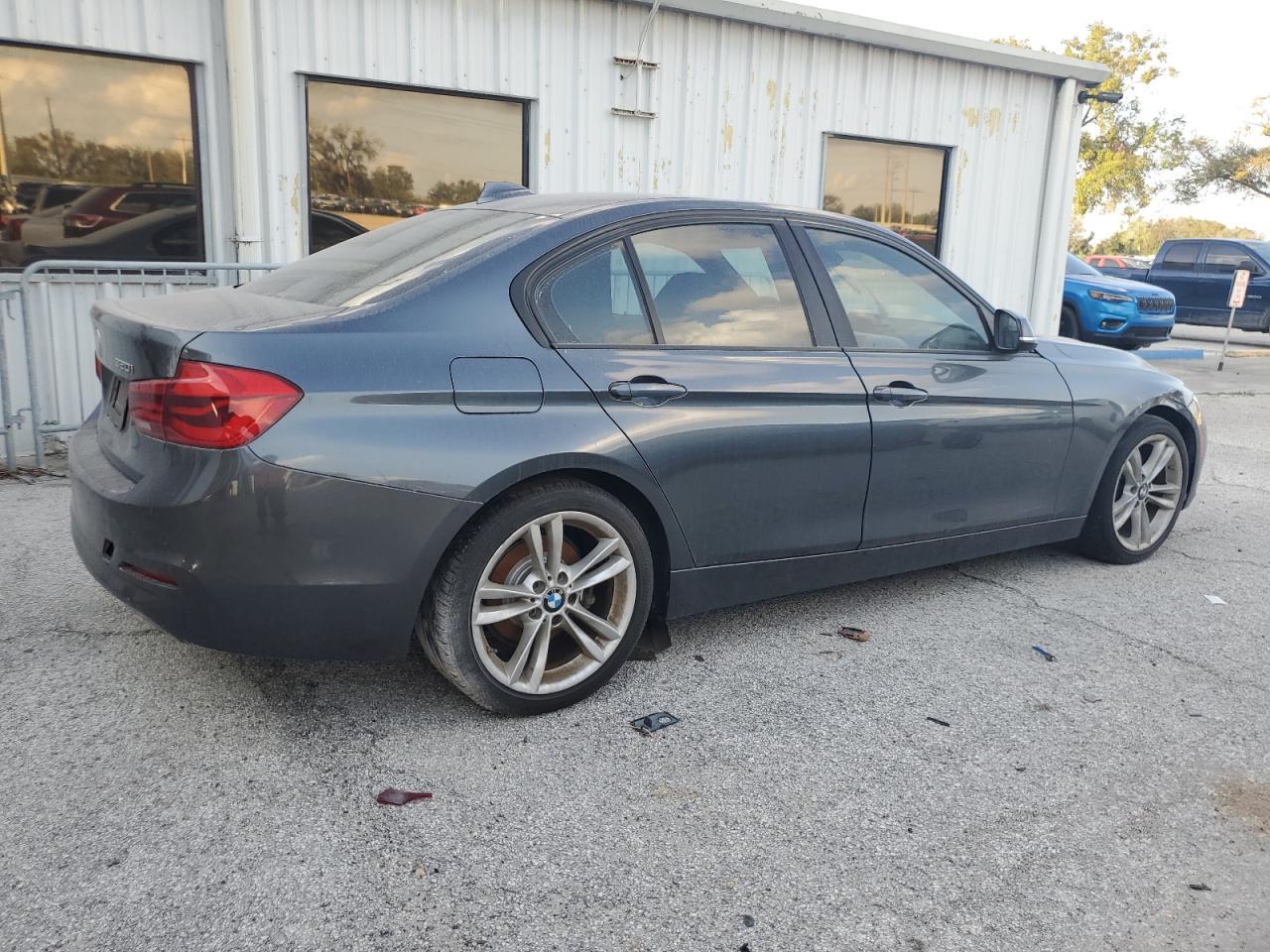 2016 BMW 320 I - Фото 3