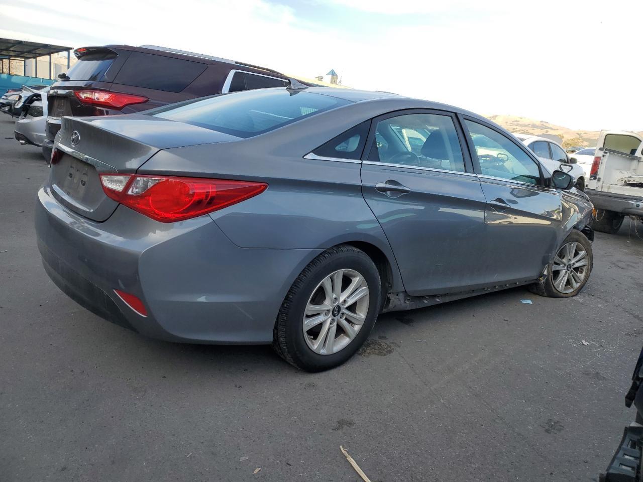 2014 Hyundai Sonata Gls - Image 3
