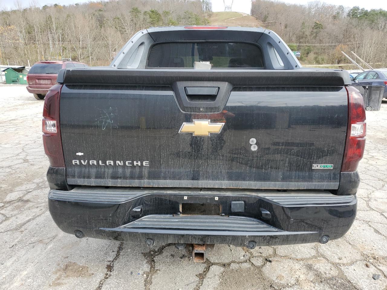 2011 Chevrolet Avalanche Ltz - Image 6