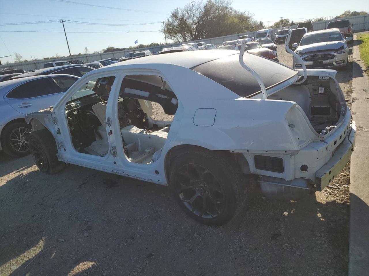 2022 Chrysler 300 Touring L - Image 2