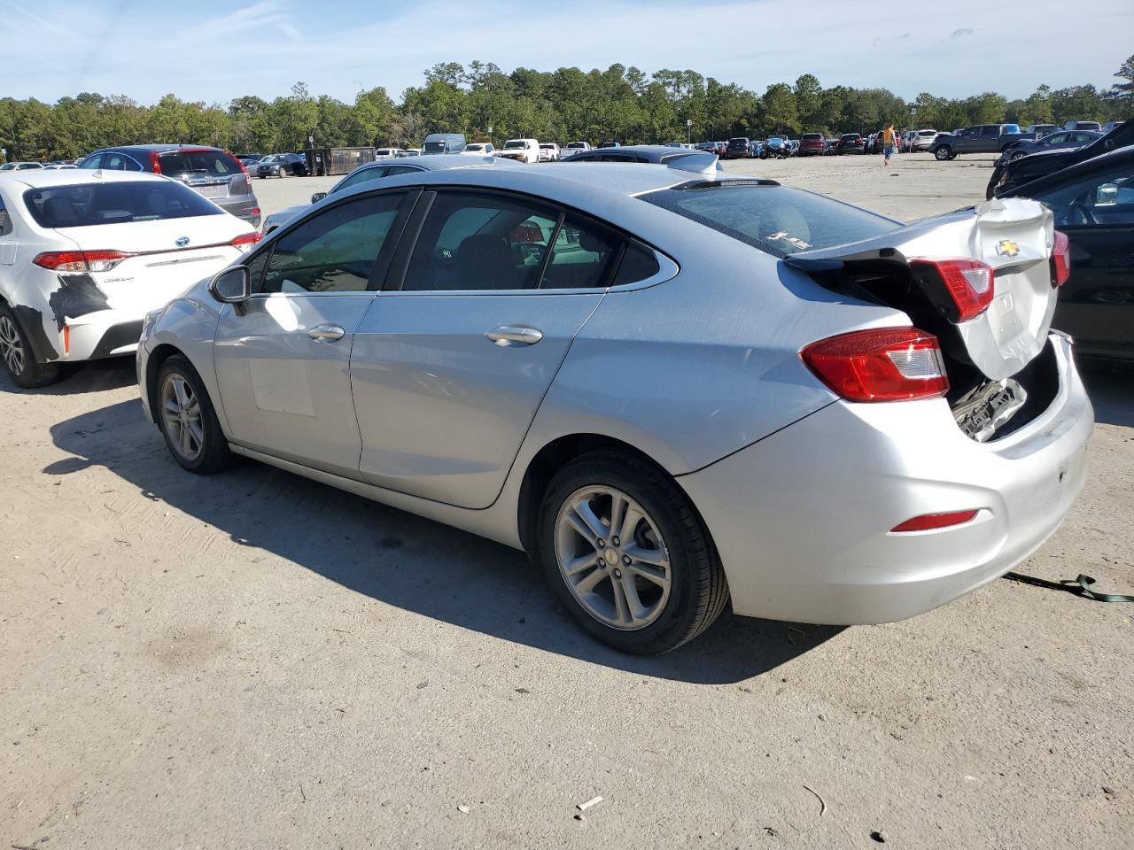 2018 Chevrolet Cruze Lt - Фото 2