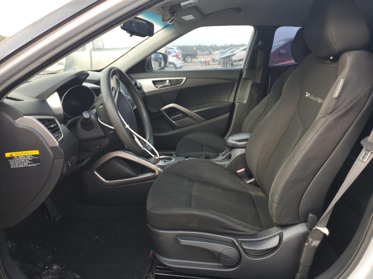 2013 Hyundai Veloster - Image 7