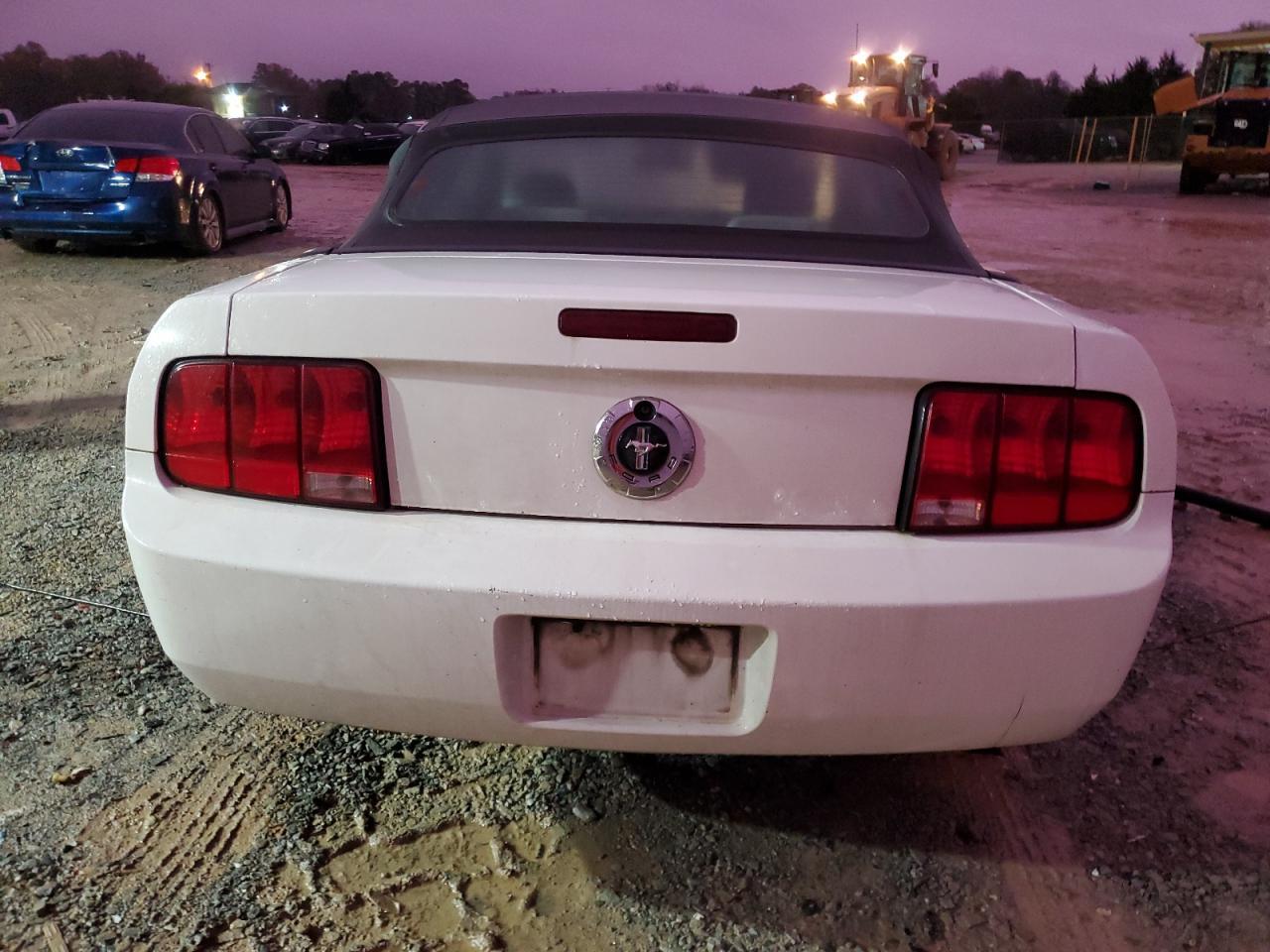 2006 Ford Mustang - Image 6